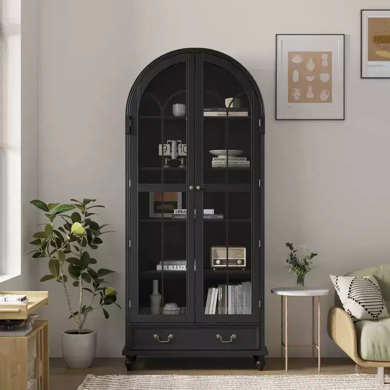 Vetrina ad arco con anta in vetro, ripiani aperti e cassetto