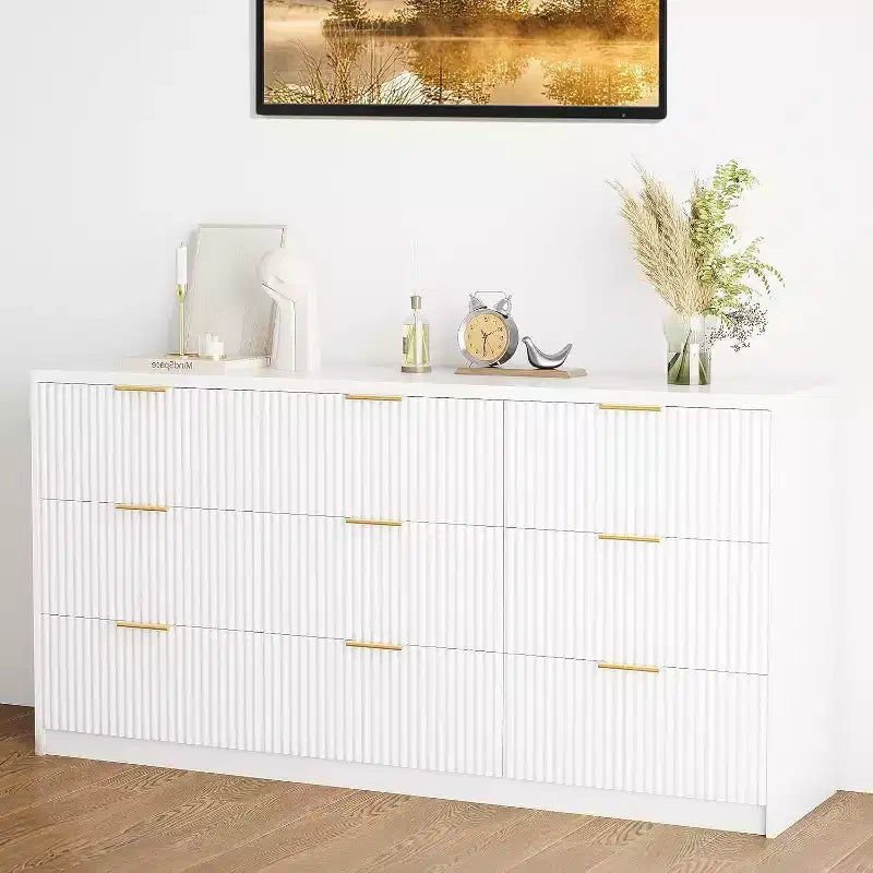 Comò scanalato a 9 cassetti con design anti-ribaltamento
