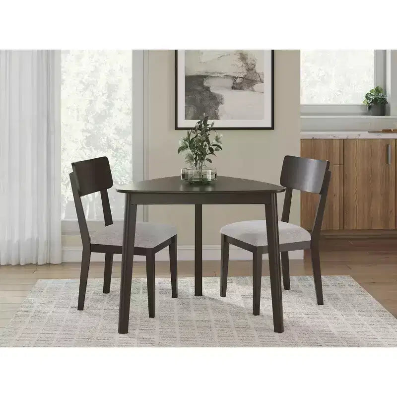 Tavolo da pranzo triangolare – Merlot, 3 posti a sedere